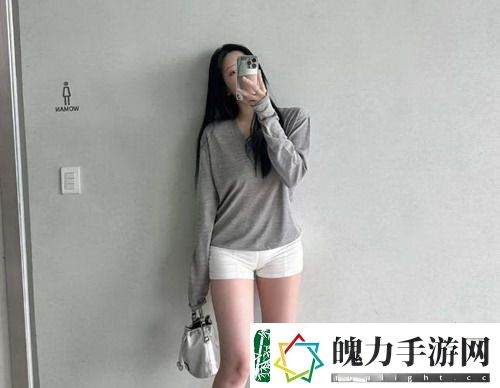 小小水蜜桃[电视剧]免费：每一口都是甜蜜的回忆，带你重温那段青春岁月！
