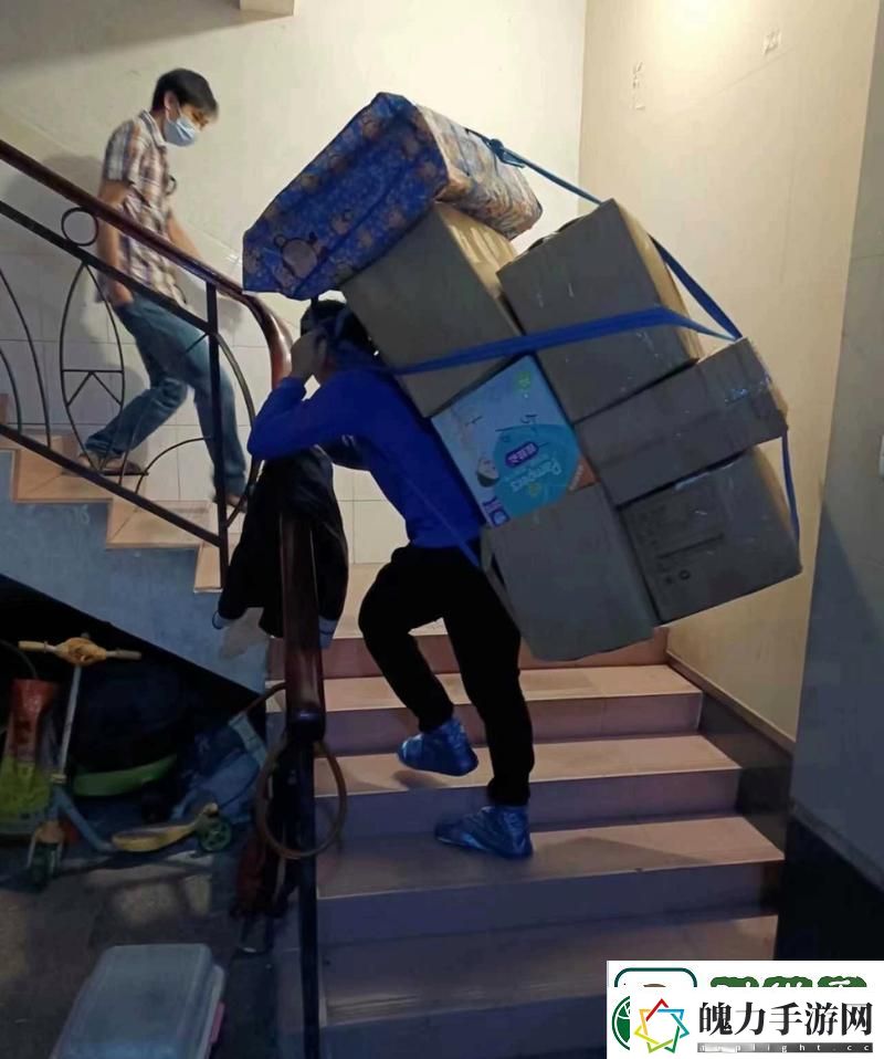 搬家工人当着老公的面惊人