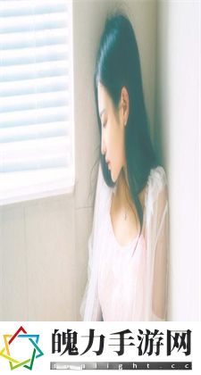 自己老婆给别的男人做陪护好吗：情感与信任层面的考量